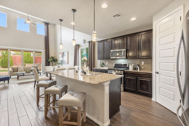 3411 Llano Vista Loop NE, Rio Rancho, NM 87124