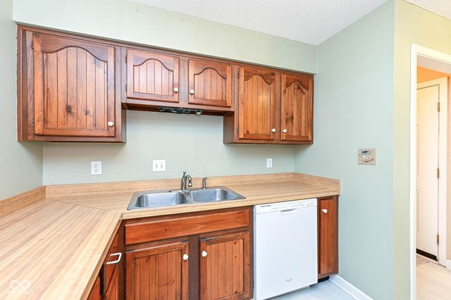 5262 Whisperwood Lane 258, Indianapolis, IN 46226