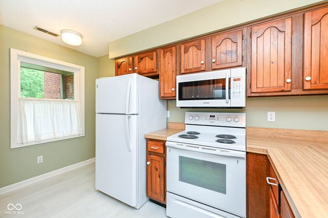 5262 Whisperwood Lane 258, Indianapolis, IN 46226