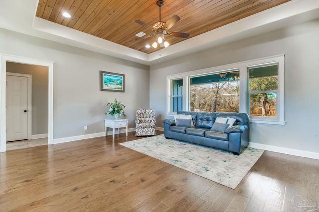 4940 Palmer Ridge Dr, Milton, FL 32570