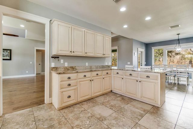 4940 Palmer Ridge Dr, Milton, FL 32570