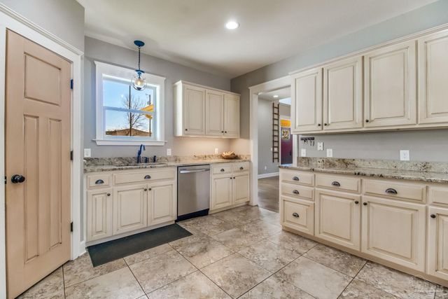 4940 Palmer Ridge Dr, Milton, FL 32570