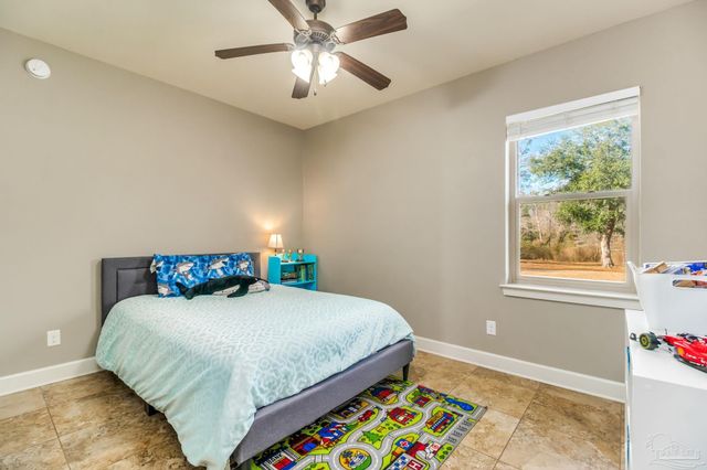 4940 Palmer Ridge Dr, Milton, FL 32570