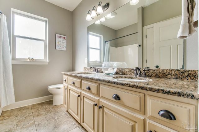 4940 Palmer Ridge Dr, Milton, FL 32570