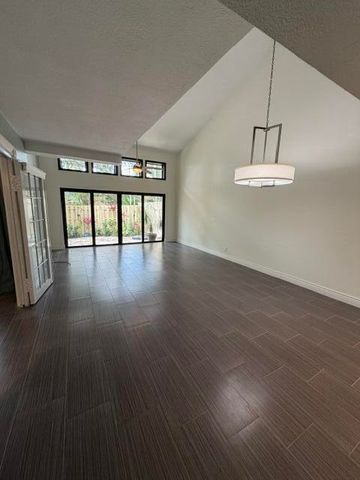 1400 NW 9th Avenue D-28, Boca Raton, FL 33486