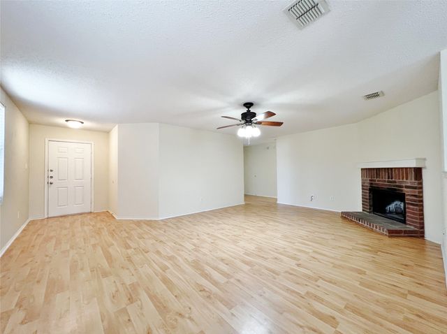 16556 Jasmine Springs Drive, Fort Worth, TX 76247