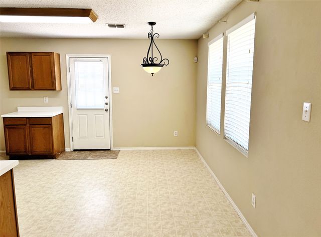 16556 Jasmine Springs Drive, Fort Worth, TX 76247