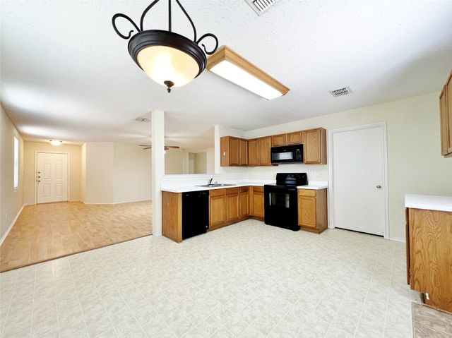 16556 Jasmine Springs Drive, Fort Worth, TX 76247