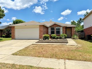 16556 Jasmine Springs Drive, Fort Worth, TX 76247