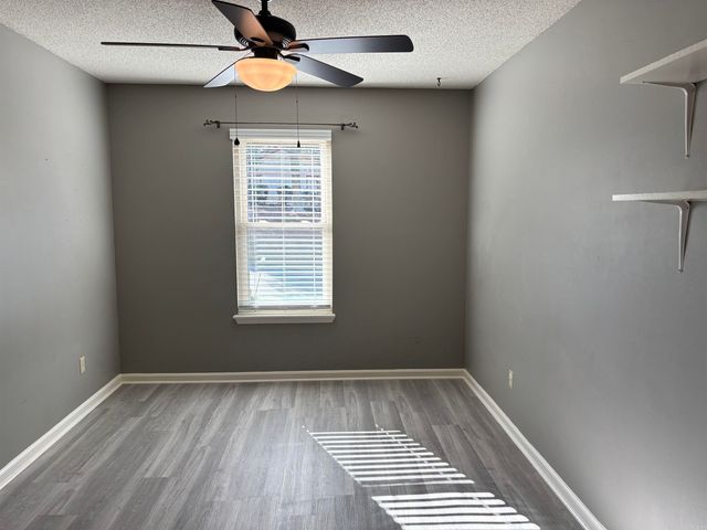 6 Castle Hill Court, Little Rock, AR 72227