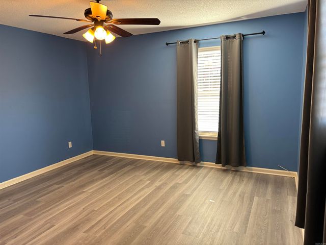 6 Castle Hill Court, Little Rock, AR 72227