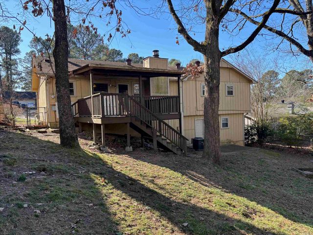 6 Castle Hill Court, Little Rock, AR 72227