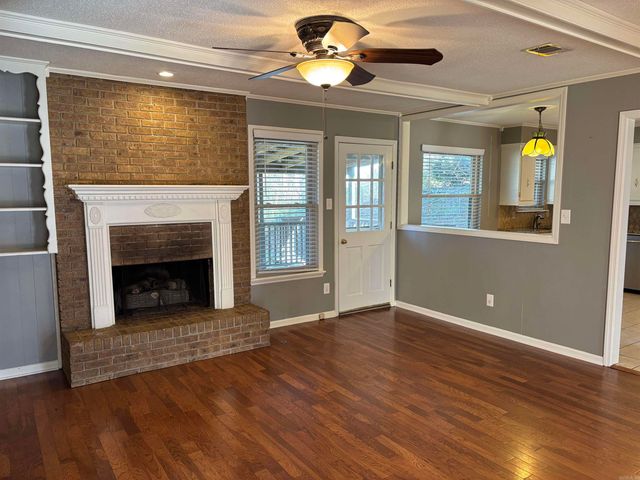 6 Castle Hill Court, Little Rock, AR 72227