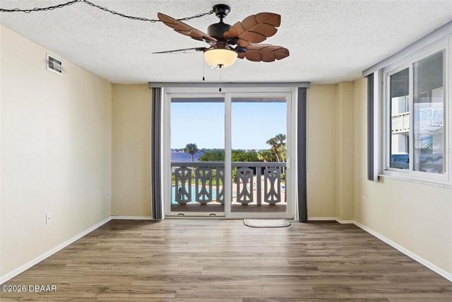 925 N Halifax Ave Apt 103, Daytona Beach, FL 32118