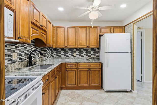 925 N Halifax Ave Apt 103, Daytona Beach, FL 32118