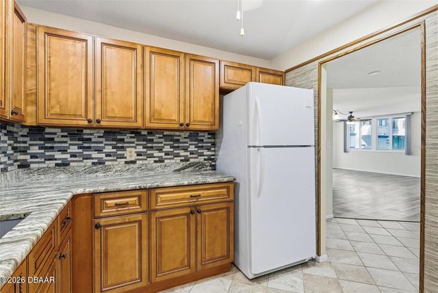 925 N Halifax Ave Apt 103, Daytona Beach, FL 32118