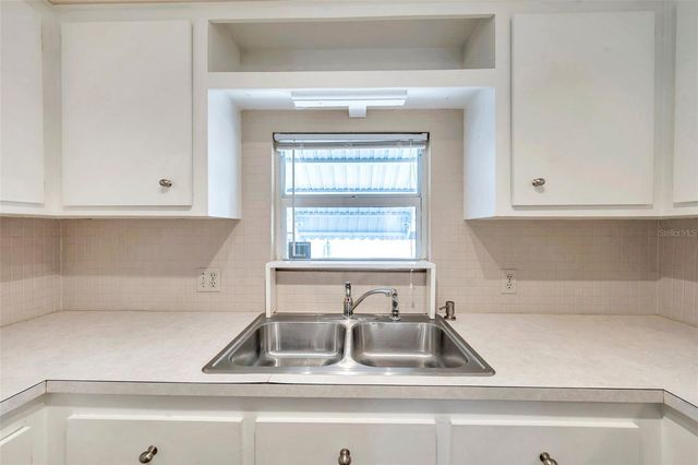 4851 W GANDY BOULEVARD B6 L3, Tampa, FL 33611