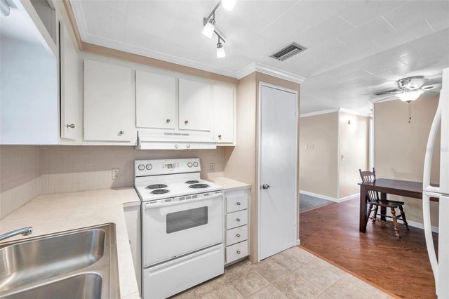 4851 W GANDY BOULEVARD B6 L3, Tampa, FL 33611