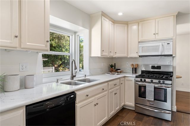 816 Sherwood Street, Redlands, CA 92373
