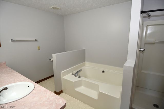 3285 Lester Road, Medina, OH 44256