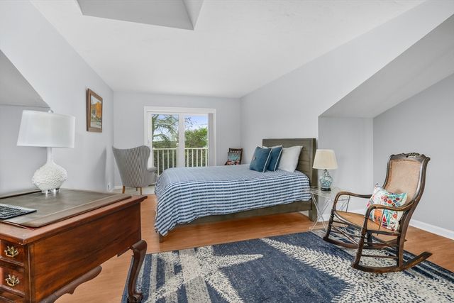 925 Main St 3, Barnstable, MA 02635