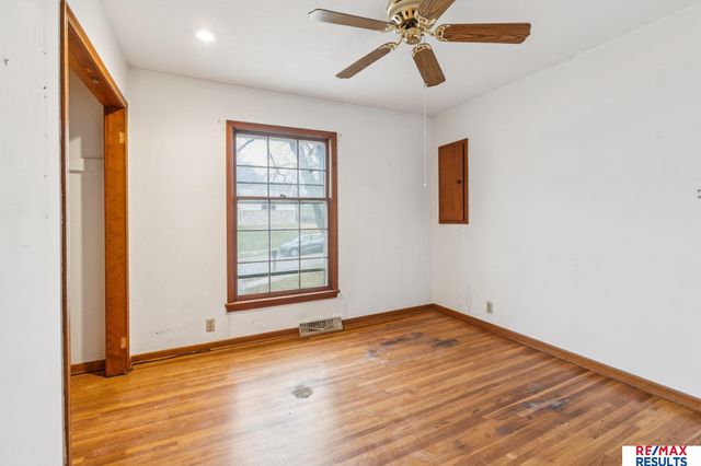 11665 Douglas Street, Omaha, NE 68154