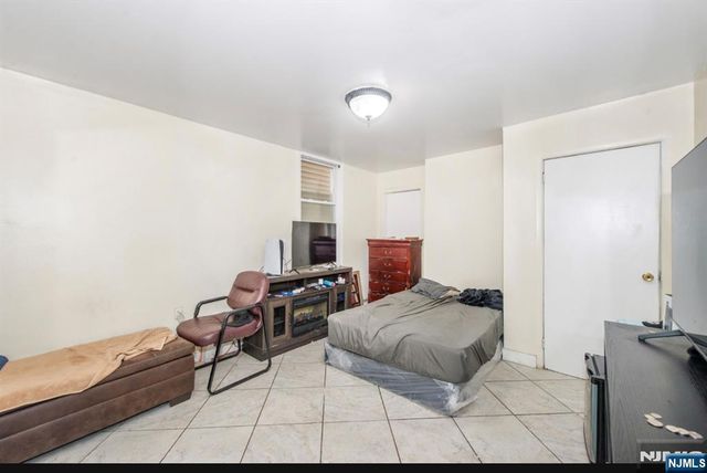 337-379 Ellison, Paterson, NJ 07501