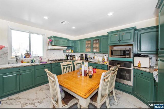 337-379 Ellison, Paterson, NJ 07501