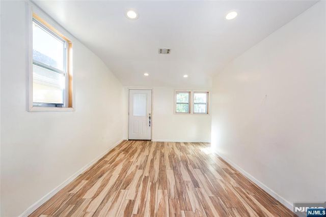 337-379 Ellison, Paterson, NJ 07501