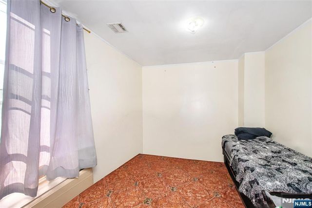 337-379 Ellison, Paterson, NJ 07501