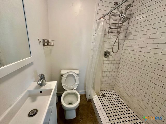 1419 Alamo Street B, San Marcos, TX 78666