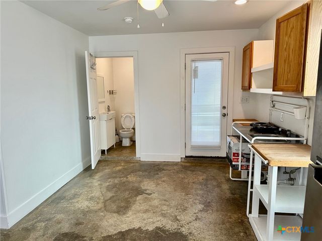 1419 Alamo Street B, San Marcos, TX 78666