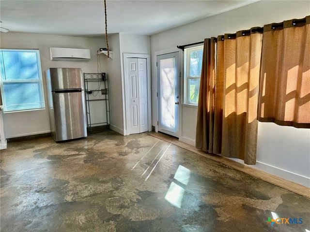 1419 Alamo Street B, San Marcos, TX 78666