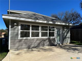 1419 Alamo Street B, San Marcos, TX 78666