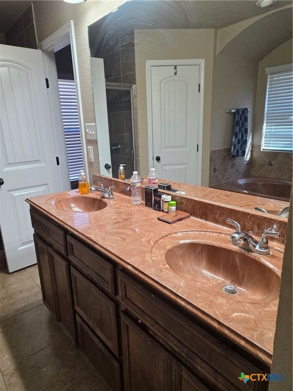 Image 11 of property listing at 707 Brooklyn Kay Drive, Killeen, TX 76542