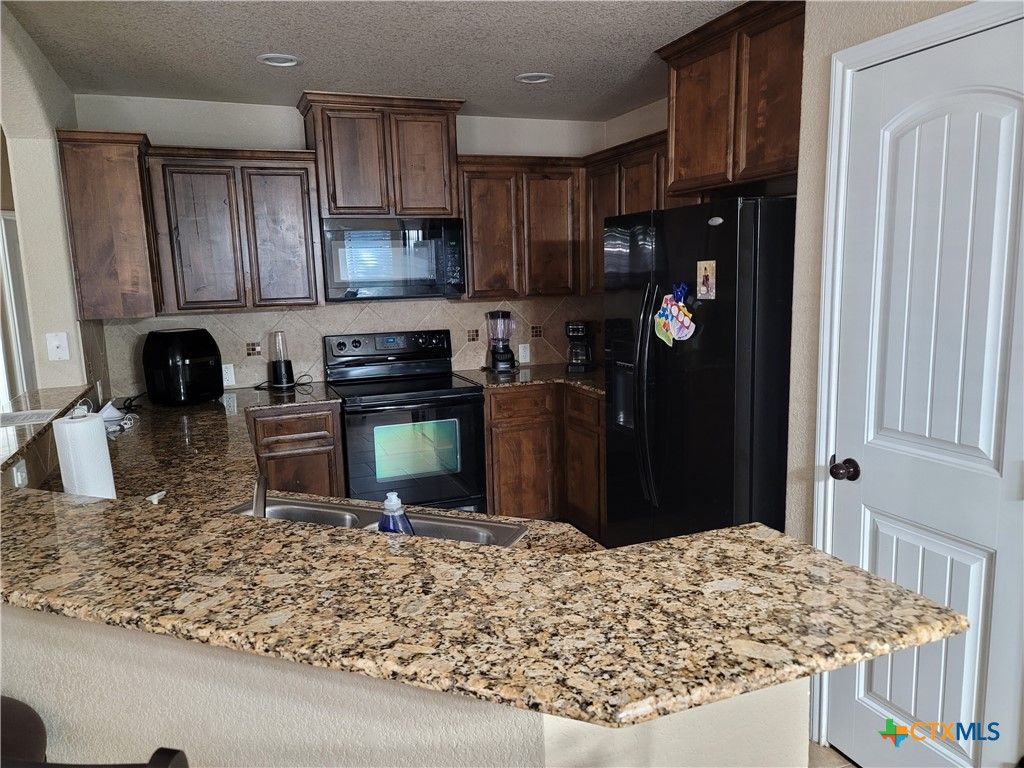 Image 5 of property listing at 707 Brooklyn Kay Drive, Killeen, TX 76542