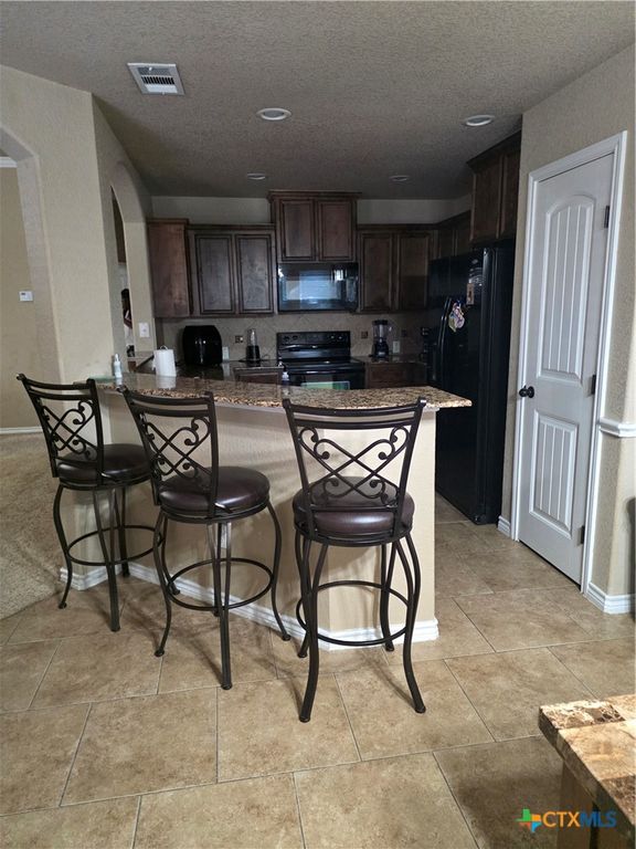 Image 8 of property listing at 707 Brooklyn Kay Drive, Killeen, TX 76542