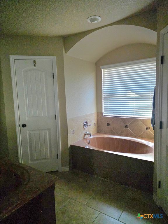 Image 9 of property listing at 707 Brooklyn Kay Drive, Killeen, TX 76542