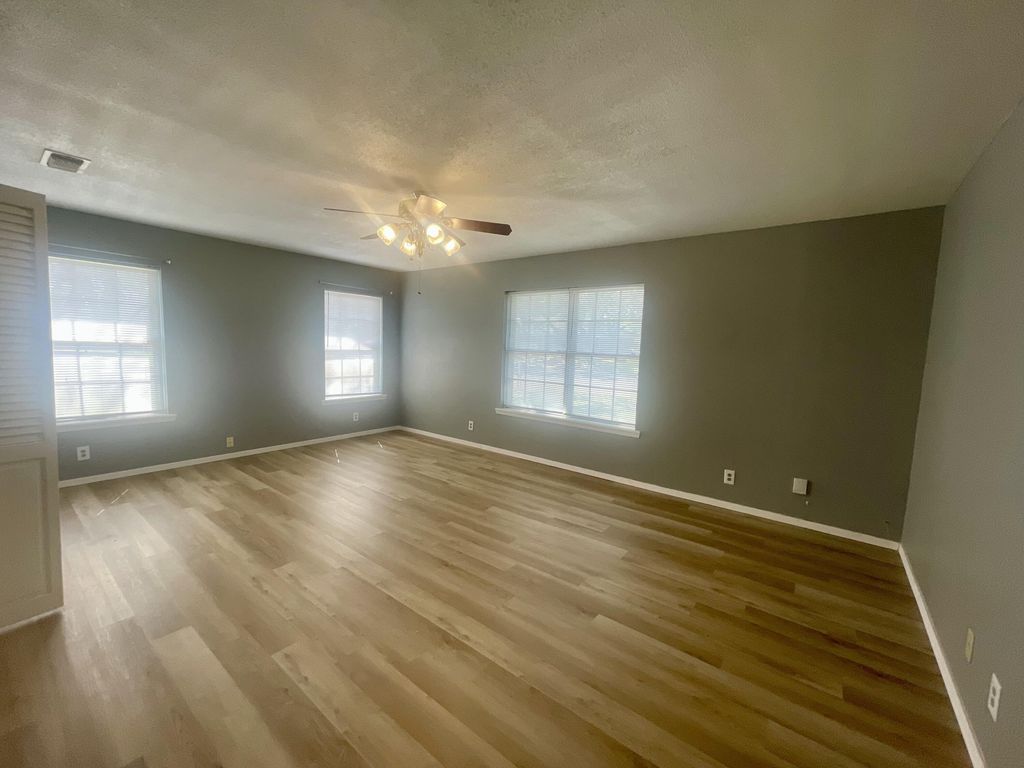 Image 11 of property listing at 2930 Sierra Circle, San Angelo, TX 76904