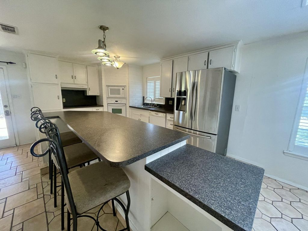 Image 5 of property listing at 2930 Sierra Circle, San Angelo, TX 76904