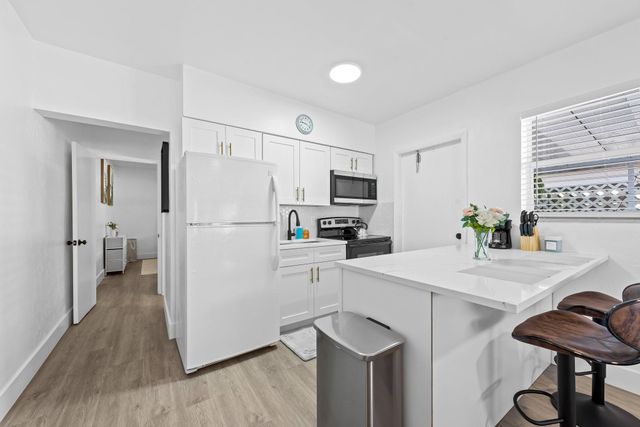 310 NE 6TH Street 2, Hallandale Beach, FL 33009