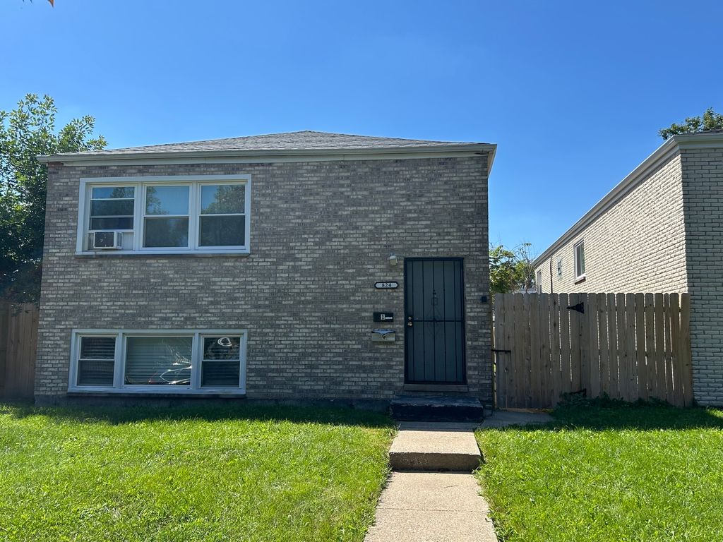 824 S 13th Avenue, Maywood, IL 60153