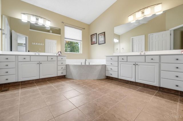 5292 Greenhouse Drive, Mason, OH 45040
