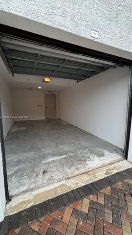 8894 NW 44 St 6-114, Sunrise, FL 33351