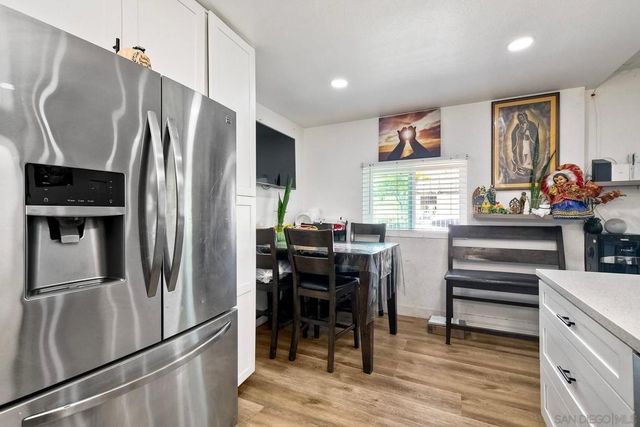 325 Gloria St, San Diego, CA 92113