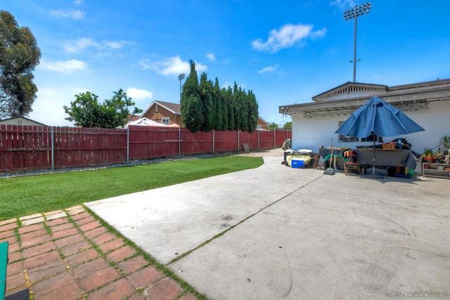 325 Gloria St, San Diego, CA 92113