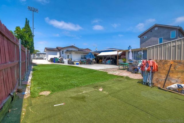 325 Gloria St, San Diego, CA 92113