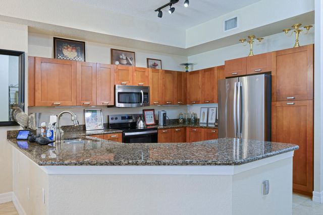 40 SE Sedona Circle 103, Stuart, FL 34994