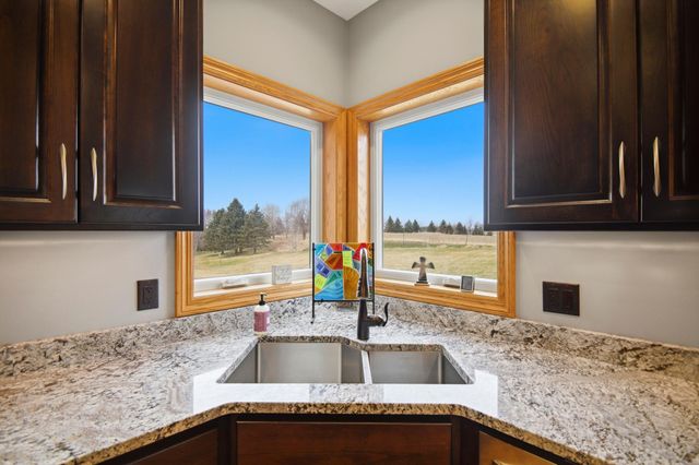 1618 27th Street NW, Austin, MN 55912