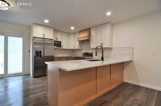 995 Oakwood Drive, Castle Rock, CO 80104